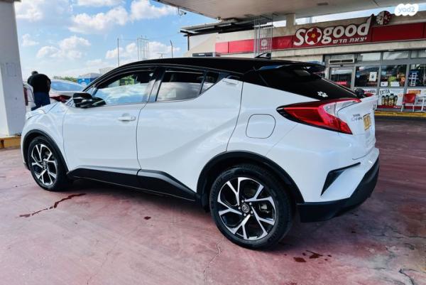 טויוטה C-HR Chic הייבריד אוט' 1.8 (98 כ"ס) בנזין 2017 למכירה בחיפה