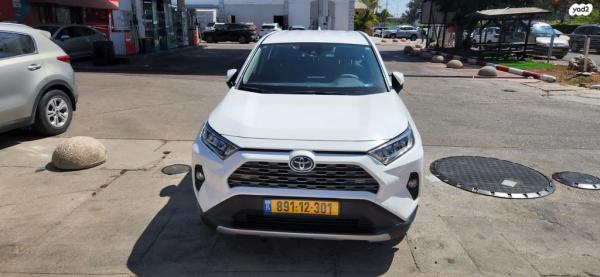 טויוטה RAV4 הייבריד E-xperience הייבריד 5 דל' אוט' 2.5 (178 כ''ס) בנזין 2019 למכירה בחיפה