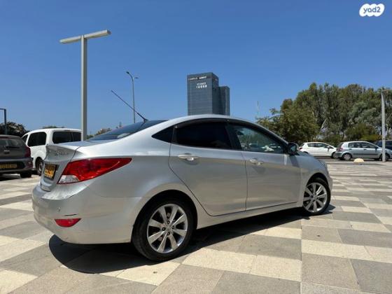 יונדאי i25 Premium אוט' 1.6 (124 כ"ס) בנזין 2011 למכירה בחולון