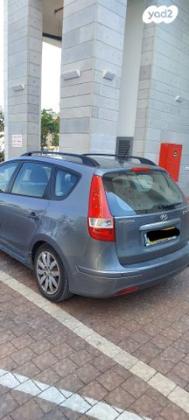 יונדאי i30CW Inspire סטיישן אוט' 1.6 (126 כ''ס) בנזין 2012 למכירה בנתניה