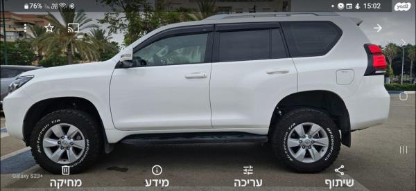 טויוטה לנד קרוזר ארוך Luxury 5 אוט' 5 מק' דיזל 5 דל' 2.8 (204 כ"ס) דיזל 2022 למכירה בפתח תקווה