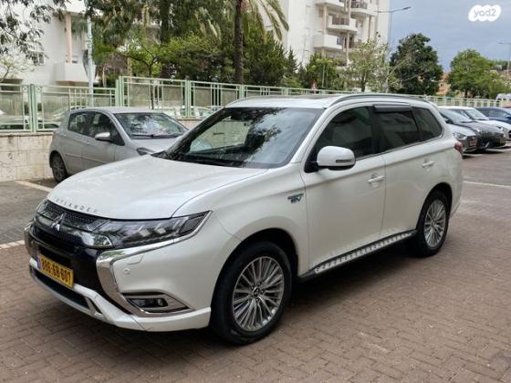 מיצובישי אאוטלנדר PHEV 4X4 Luxury הייבריד אוט' 5 מק' 2.4 (135 כ''ס) היברידי חשמל / בנזין 2020 למכירה ברחובות