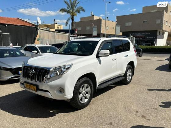 טויוטה לנד קרוזר ארוך 4X4 Luxury אוט' דיזל 7 מק' 3.0 (190 כ''ס) דיזל 2015 למכירה בכפר קאסם