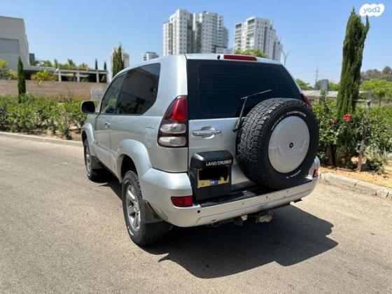 טויוטה לנד קרוזר קצר 4X4 STD אוט' דיזל 3.0 (173 כ''ס) דיזל 2009 למכירה בראשון לציון