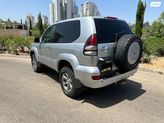 טויוטה לנד קרוזר קצר 4X4 STD אוט' דיזל 3.0 (173 כ''ס) דיזל 2009 למכירה בראשון לציון