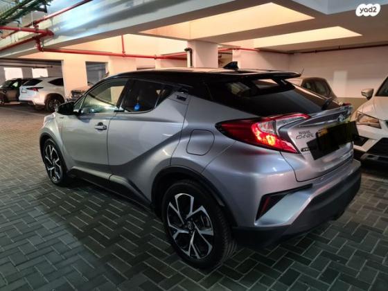 טויוטה C-HR Chic הייבריד אוט' 1.8 (98 כ"ס) בנזין 2019 למכירה בנס ציונה