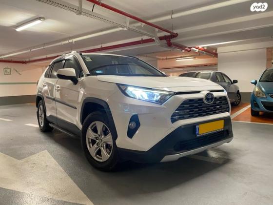 טויוטה RAV4 הייבריד E-xperience הייבריד 5 דל' אוט' 2.5 (178 כ''ס) בנזין 2021 למכירה בתל אביב יפו