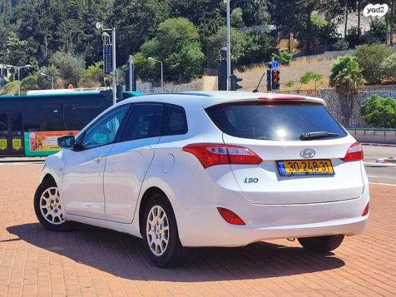 יונדאי i30 Inspire סטיישן אוט' 1.6 (135 כ"ס) בנזין 2014 למכירה בחיפה