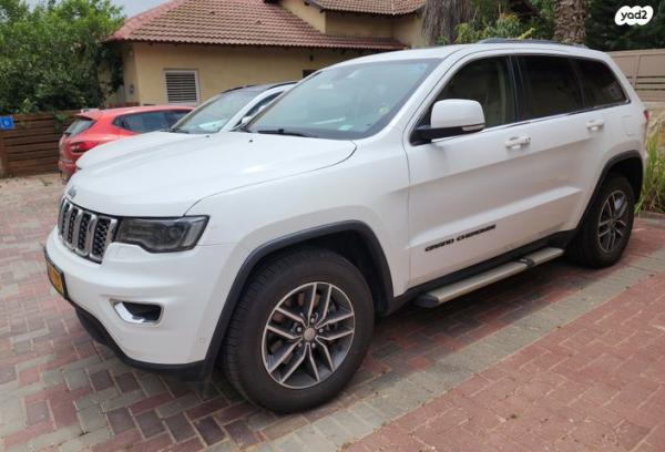 ג'יפ / Jeep גרנד צ'ירוקי 4X4 Laredo אוט' 5 מק' 3.6 (286 כ''ס) בנזין 2019 למכירה בראש העין