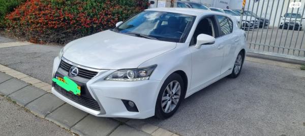 לקסוס CT200H Luxury הייבריד אוט' 1.8 (99 כ"ס) בנזין 2015 למכירה בעפולה