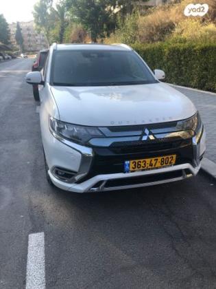 מיצובישי אאוטלנדר PHEV 4X4 Luxury הייבריד אוט' 5 מק' 2.4 (135 כ''ס) היברידי חשמל / בנזין 2021 למכירה בירושלים