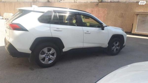 טויוטה RAV4 ארוך 4X4 Experience אוט' 2.0 (175 כ''ס) בנזין 2019 למכירה בתל אביב יפו