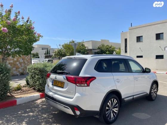 מיצובישי אאוטלנדר Instyle אוט' 7 מק' 2.0 (150 כ"ס) בנזין 2019 למכירה בשוהם