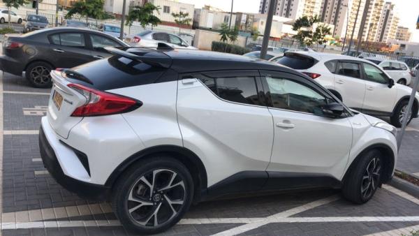 טויוטה C-HR Chic הייבריד אוט' 1.8 (98 כ"ס) בנזין 2019 למכירה בקרית גת