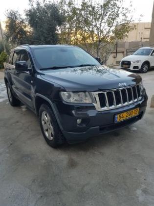 ג'יפ / Jeep גרנד צ'ירוקי 4X4 Laredo אוט' דיזל 3.0 (241 כ''ס) דיזל 2012 למכירה במג'דל שמס