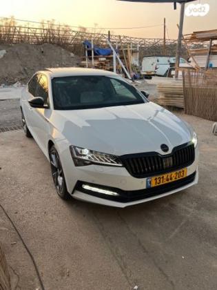 סקודה סופרב (2019 ואילך) 4X4 Sportline אוט' 2.0 (280 כ''ס) בנזין 2022 למכירה בראשון לציון