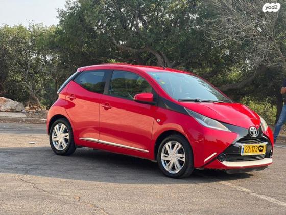 טויוטה אייגו (AYGO) X-Play אוט' 1.0 (69 כ"ס) בנזין 2016 למכירה בדאלית אל כרמל