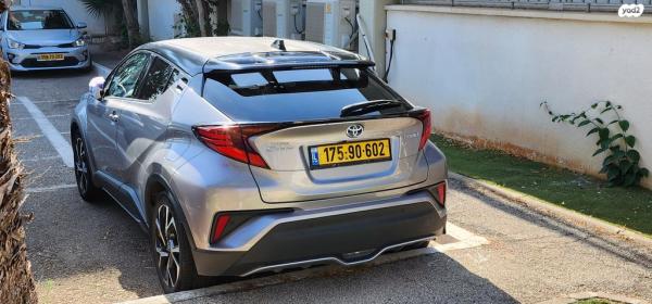 טויוטה C-HR Executive הייבריד אוט' 1.8 (122 כ"ס) בנזין 2020 למכירה בהוד השרון