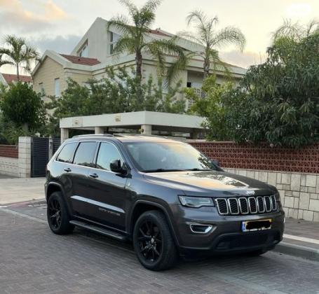 ג'יפ / Jeep גרנד צ'ירוקי 4X4 Laredo + SR אוט' 3.6 (282 כ''ס) בנזין 2018 למכירה בראשון לציון