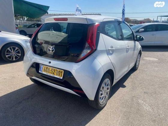 טויוטה אייגו (AYGO) X אוט' 1.0 (72 כ''ס) בנזין 2019 למכירה בחיפה