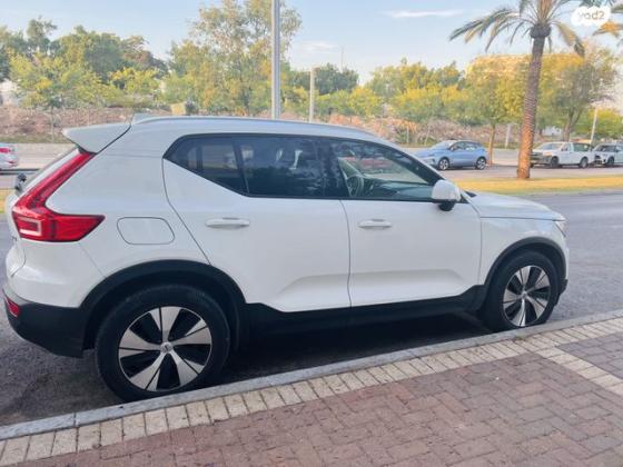 וולוו XC40 T3 Momentum Leather אוט' 1.5 (163 כ''ס) בנזין 2021 למכירה במודיעין מכבים רעות