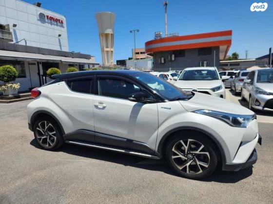 טויוטה C-HR Chic הייבריד אוט' 1.8 (98 כ"ס) בנזין 2018 למכירה בראשון לציון