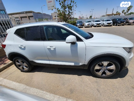 וולוו XC40 T4 Momentum with Leather אוט' 2.0 (190 כ''ס) בנזין 2019 למכירה בלוד