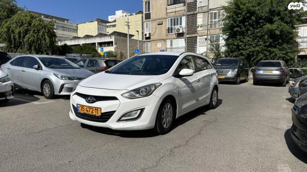 יונדאי i30 Inspire סטיישן אוט' 1.6 (135 כ"ס) בנזין 2013 למכירה בחולון