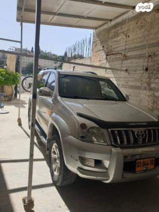 טויוטה לנד קרוזר ארוך 4X4 STD אוט' דיזל 8 מק' 3.0 (166 כ''ס) דיזל 2005 למכירה בירושלים