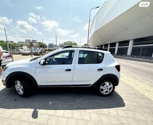 דאצ'יה סנדרו Stepway Laureate אוט' טורבו בנזין 0.9 (90 כ"ס) בנזין 2016 למכירה בתל אביב יפו