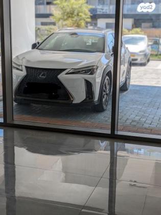 לקסוס UX UX250H F-Sport הייבריד אוט' 2.0 (152 כ''ס) בנזין 2019 למכירה בתל אביב יפו