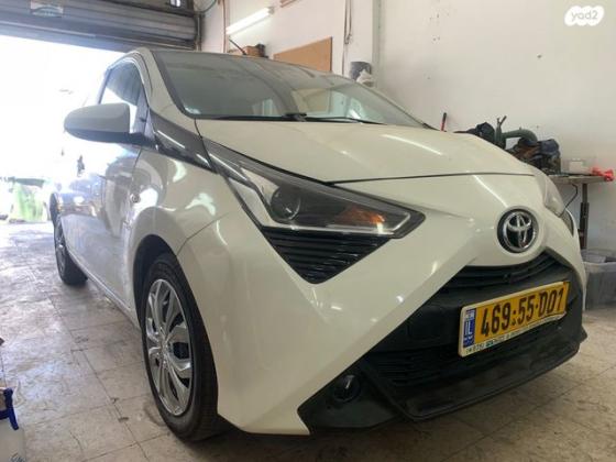 טויוטה אייגו (AYGO) X אוט' 1.0 (72 כ''ס) בנזין 2019 למכירה בפתח תקווה