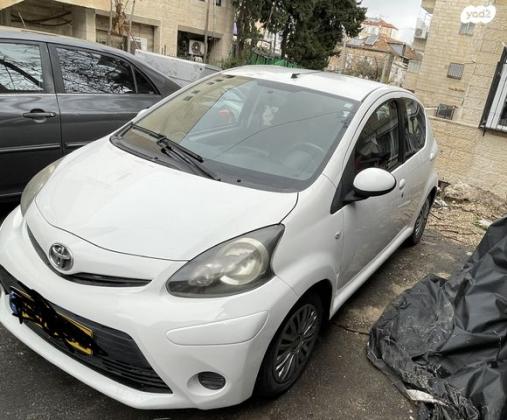 טויוטה אייגו (AYGO) Plus רובוטית 1.0 (69 כ''ס) בנזין 2013 למכירה בירושלים