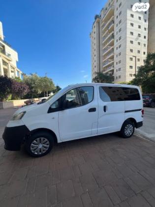 ניסאן NV200 Upper ידני דיזל 7 מק' 1.5 (90 כ''ס) דיזל 2013 למכירה בהרצליה