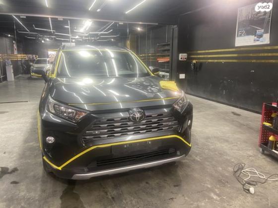 טויוטה RAV4 ארוך 4X2 Experience אוט' 2.0 (175 כ''ס) בנזין 2019 למכירה בירושלים