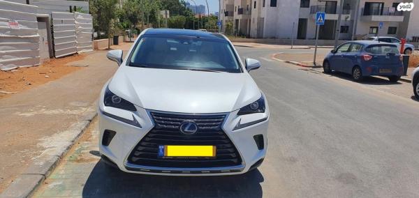 לקסוס NX NX300H Luxury הייבריד אוט' 2.5 (155 כ''ס) בנזין 2018 למכירה ברעננה