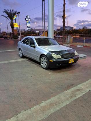 מרצדס C-Class C240 Luxury אוט' 2.6 (170 כ''ס) בנזין 2003 למכירה בפתח תקווה