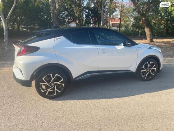 טויוטה C-HR Chic הייבריד אוט' 1.8 (98 כ"ס) בנזין 2020 למכירה בבת חפר