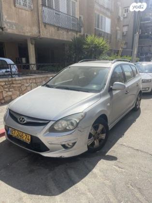 יונדאי i30CW Inspire סטיישן אוט' 1.6 (126 כ''ס) בנזין 2011 למכירה בבת ים