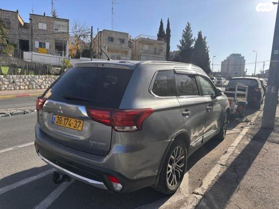 מיצובישי אאוטלנדר Premium אוט' 7 מק' 2.0 (150 כ''ס) בנזין 2016 למכירה בירושלים