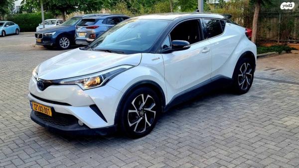 טויוטה C-HR Chic הייבריד אוט' 1.8 (98 כ"ס) בנזין 2018 למכירה בנתניה