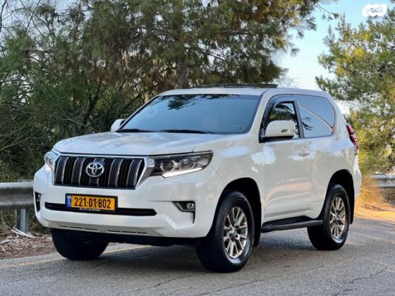 טויוטה לנד קרוזר קצר 4X4 Luxury אוט' דיזל 2.8 (177 כ"ס) דיזל 2020 למכירה בחיפה