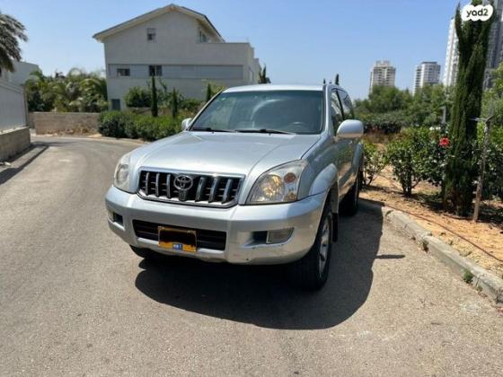 טויוטה לנד קרוזר קצר 4X4 STD אוט' דיזל 3.0 (173 כ''ס) דיזל 2009 למכירה בראשון לציון