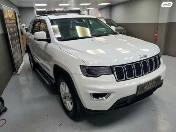 ג'יפ / Jeep גרנד צ'ירוקי 4X4 Laredo + SR אוט' 3.6 (282 כ''ס) בנזין 2018 למכירה בראשון לציון