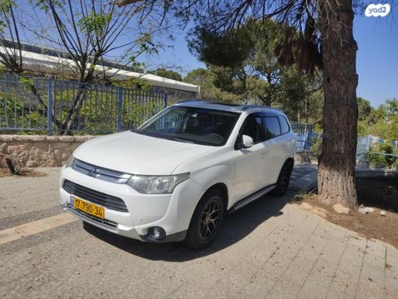 מיצובישי אאוטלנדר 4X4 Supreme אוט' 7 מק' 2.0 (150 כ"ס) בנזין 2015 למכירה בקרית ארבע