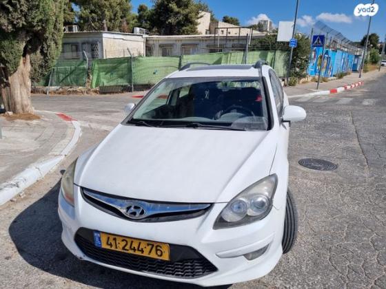 יונדאי i30CW Inspire סטיישן אוט' 1.6 (126 כ''ס) בנזין 2011 למכירה בירושלים