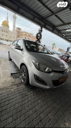 יונדאי i20 Insight אוט' 1.4 (100 כ"ס) בנזין 2013 למכירה בפתח תקווה