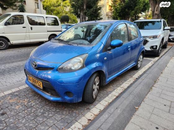 טויוטה אייגו (AYGO) Plus רובוטית 1.0 (69 כ''ס) בנזין 2013 למכירה בכפר סבא