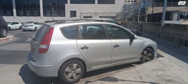 יונדאי i30CW Inspire סטיישן אוט' 1.6 (126 כ''ס) בנזין 2011 למכירה בירושלים