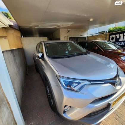 טויוטה RAV4 הייבריד Premium הייבריד אוט' 2.5 (155 כ''ס) בנזין 2018 למכירה ברעננה